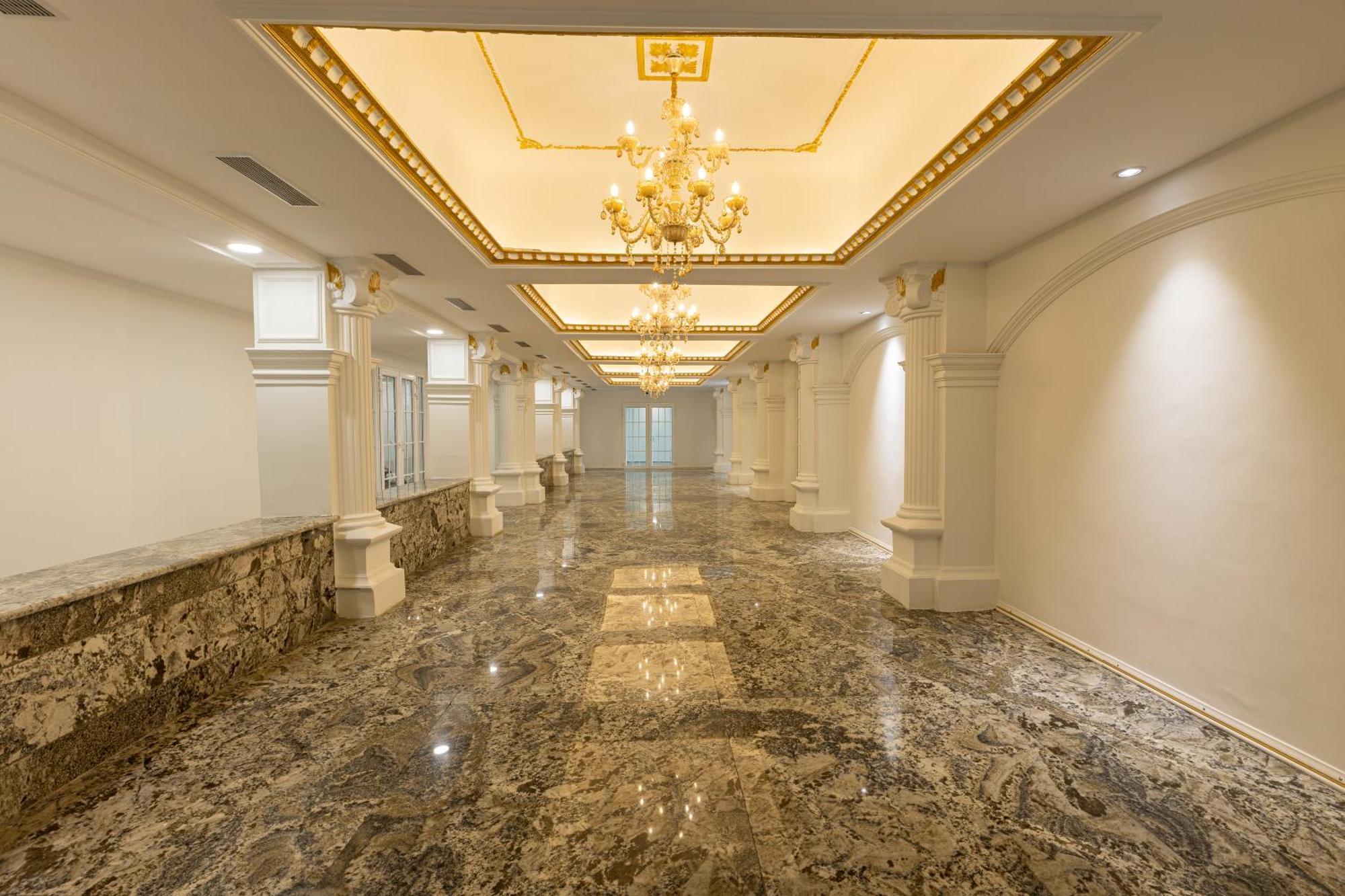 The Grand Monarch Hotel, Uddzsaín Kültér fotó
